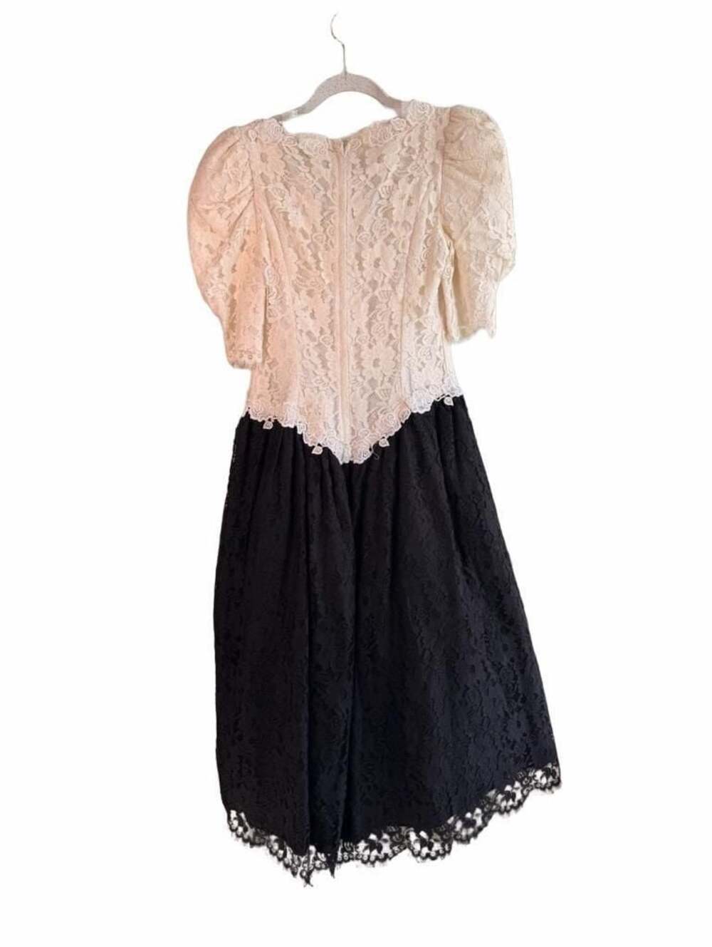 Cachet by Bari Protas Vintage 80s Black and White Lace Puff Sleeve Midi Cocktail
